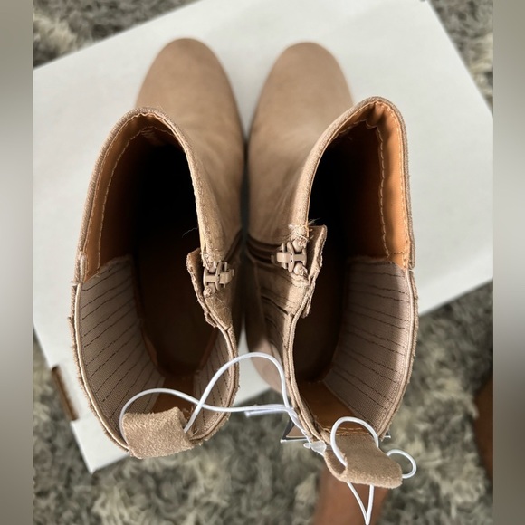 Universal Thread Wedge Heel Zip Ankle Boot Size 8.5 Faux Tan Suede Memory Foam - Picture 6 of 7